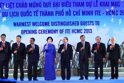 ໄຂງານຕະຫຼາດນັດ ທ່ອງທ່ຽວສາກົນ “5 ປະເທດ ຈຸດນັດພົບໜຶ່ງດຽວ”